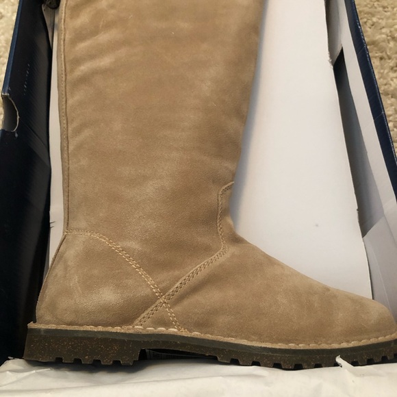 AMERICAN Eagle Suede Boots - Picture 2 of 8